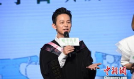 何灵父母个人资料,揭秘明星家庭背后的温馨故事