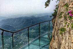 云台山玻璃栈道图片