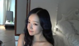 女主播用韩语,跨越语言的直播风采