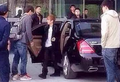 郭敬明大衣照片,大衣造型演绎冬日魅力